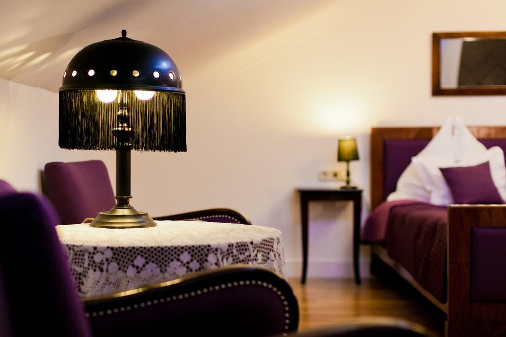 Boutique Hotel Szarcsa Szekesfehervar Ngoại thất bức ảnh